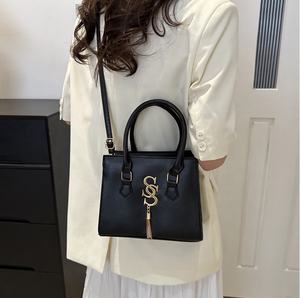 Nouvelle personnalité bolsas femmes étoiles chaînes en relief sac à bandoulière unique Sac <span class=keywords><strong>Tendance</strong></span> 2024 sac a main - Product Image 5