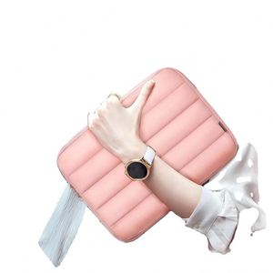 Sac pour ordinateur portable BSCI Factory Cosmetic color 13-4 4 pouces, sacoche rembourrée pour ordinateur portable pour femmes, étui pour ordinateur portable - Product Image 1