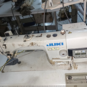 Máquina de Coser Computarizada JUKIS 8700A-7 de Una Sola Aguja, 5000 Puntadas/min, 4MM de Grosor, Usada, Origen Japón, con Video - Product Image 1