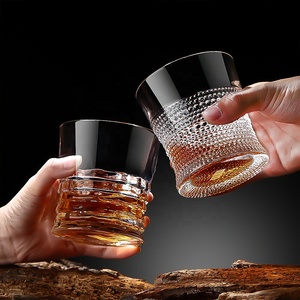 Gobelets à liqueur en verre transparent vintage à l'ancienne Verres à roche gaufrés Gobelets à whisky - Product Image 5