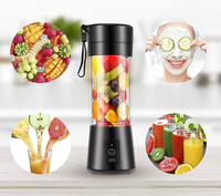 Oplaadbare draagbare elektrische blenderbeker via USB, mini plastic fruitpers blender