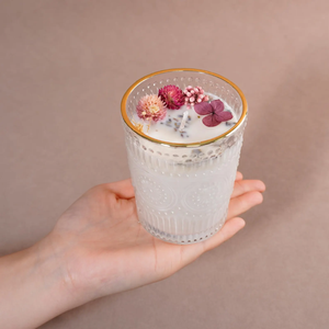 LANJO Wholesale Handmade Soy Wax Dried Flower Scented Art <b>Candle</b> with Glass Jar Custom Size & Shape Available - Product Image 4