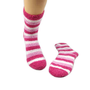 P-15 OEM Vente en gros Chaussettes personnalisées avec logo Chaussettes d'hiver en coton moelleuses et duveteuses pour filles - Product Image 5