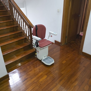 Système d'ascenseur d'<span class=keywords><strong>escalier</strong></span> incurvé sur mesure, équipement d'accessibilité résidentielle <span class=keywords><strong>pour</strong></span> les <span class=keywords><strong>personnes</strong></span> âgées et les <span class=keywords><strong>personnes</strong></span> handicapées - Product Image 2