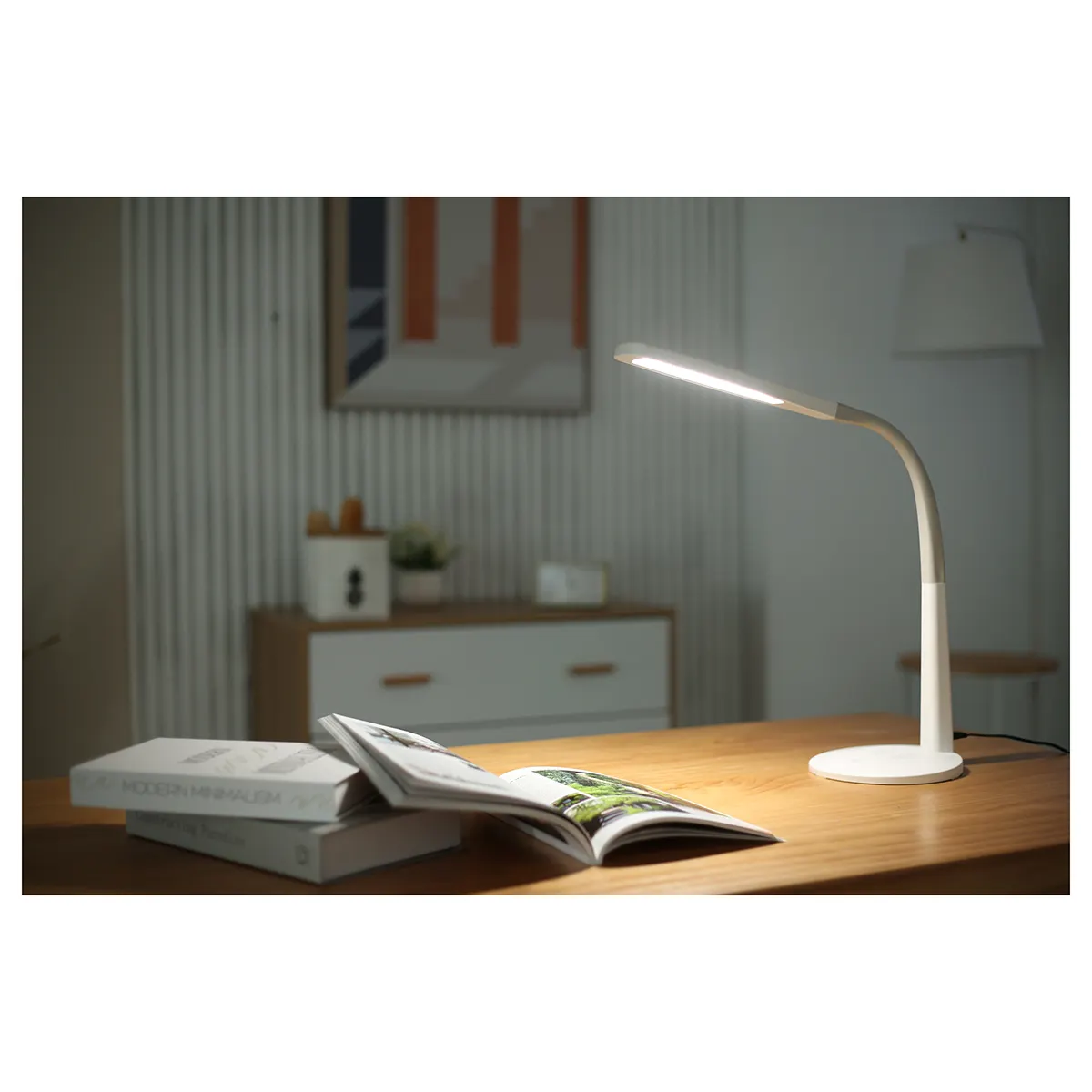 New multifunctional wireless led table led study desk lamp with wireless charger for study