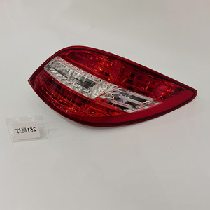 Feux arrière LED de remplacement pour Mercedes-Benz Classe R W251, gauche et droite - Product Image 3