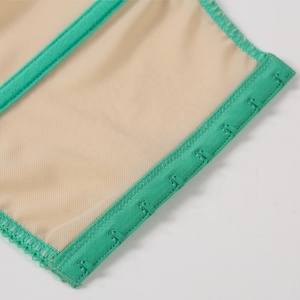 Haut Corset en Satin Vert Émeraude Personnalisé, Bustier sans Bretelles en Maille avec Armatures, Crop Top pour Femme, Fabricant OEM - Product Image 6