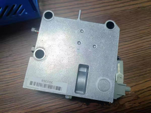 Disyuntor de vacío genuino con protección contra subtensión 3AX1103-2E 3AX1103-2H para subtensión de 3AH, 3AK, 3AE - Product Image 5