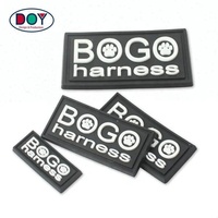 Petites étiquettes à coudre en caoutchouc en vrac Vente en gros Logo 3D en relief personnalisé Vêtement écologique Mini patchs en PVC souple pour vêtements