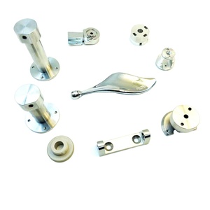 Pièces de moto et de voiture de course personnalisées usinées CNC par l'usine OEM avec services d'usinage - Product Image 1