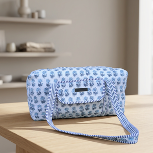 Bolsa de Viaje de Fin de Semana de Algodón con Estampado Floral, Cierre de Cremallera, Gran Capacidad, Diseño Azul y Blanco a Rayas, Asa para Llevar en la Mano - Product Image 4