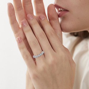 Anillo de Media Eternidad con Flores de Moissanita Redonda de 0.65CT, 1.6mm y 1.5mm, Plata 925, Siete Flores Pequeñas, Exquisito Anillo de Media Hora - Product Image 6