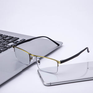 2024 nuevo estilo, <span class=keywords><strong>gafas</strong></span> <span class=keywords><strong>de</strong></span> <span class=keywords><strong>lectura</strong></span> <span class=keywords><strong>multifocales</strong></span> <span class=keywords><strong>de</strong></span> alta calidad, montura fina dorada y roja, <span class=keywords><strong>gafas</strong></span> <span class=keywords><strong>de</strong></span> medio Marco en stock - Product Image 2