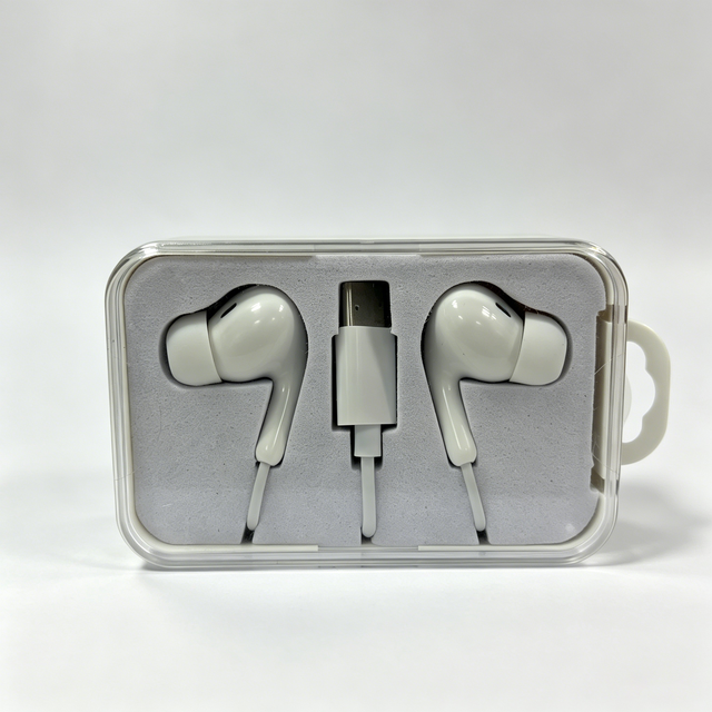 Wholesale Favorable Price In-Ear Wired Earphone Type-C Jack Noise Isolation Durable Internal Components 1.2m Cord Fast