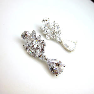 Eleganti Orecchini Pendenti a Fiore Placcati in Oro Bianco con Cristalli e Strass, Gioielli da Sposa in Stile Romantico per Donne, Placcati in Argento - Product Image 3