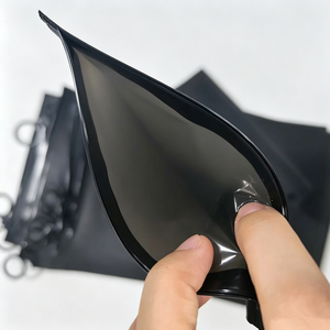 Sac à fermeture éclair en plastique givré noir avec anneau de traction, impression de logo personnalisé, taille personnalisée, pochette d'emballage pour accessoires vestimentaires - Product Image 6