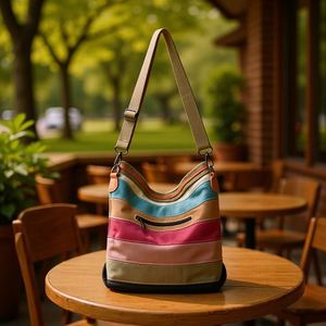 Bolso bandolera de vinilo brillante para mujer, impermeable, de gran capacidad, bolso de mano informal para uso diario. - Product Image 1