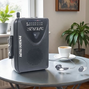 Lecteur de cassettes Walkman rétro de marque Fortune avec radio AM/FM et câble d'alimentation USB HXD-CS19 - Product Image 4