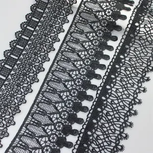 Venta al por mayor de fábrica Material de poliéster Ribete de encaje Cintas de algodón Nupcial Soluble en agua Negro Blanco Bordado Chemica Lace Trim