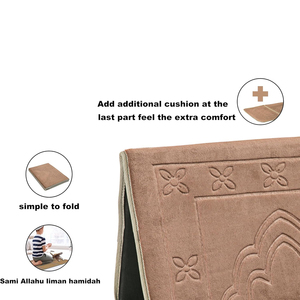 Vente en gros de mini tapis de prière musulman de voyage portable pliable pochette personnalisée lavable en nylon coussiné polyester - Product Image 6