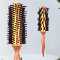 Brosse à cheveux hybride en nylon sanglier avec logo personnalisé pour démêler la palette ronde de style manche en bois à double poils flexible pour le séchage par soufflage