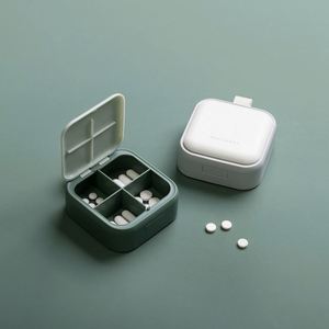 กล่องใส่ยาแบบพกพา กล่องจัดระเบียบยา 4 ช่องต่อกล่อง กล่องยาสี่เหลี่ยม - Product Image 2