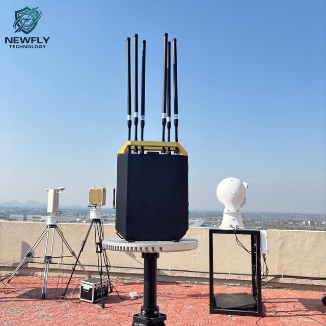 Advanced 10km Manpack Drone Detection System with 6.2GHz Full Band Scan for Government Building Airspace Safety