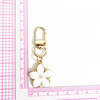 Clé USB Porte-clés en Alliage, Style Simple et Mignon, avec Pendentif Grande Fleur de Cerisier Faite à la Main, pour Décoration de Sac et Bijoux