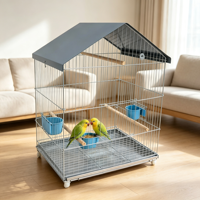 Kit de cage à oiseaux multifonctionnelle à toit incliné, perchoirs en acier inoxydable, plateau coulissant facile à nettoyer, conception durable et sécurisée pour l'intérieur/l'extérieur