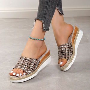 Sandalias de tacón inclinado para mujer, modelo 502, nuevas, de suela gruesa, tacón medio, para playa, con boca de pez, de una tira, frescas, para verano. - Product Image 1