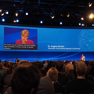 จอแสดงผล LED ให้เช่าในร่มและกลางแจ้ง REISS Full Color รุ่น P3.91 จอ LED ในร่ม ขายจากโรงงาน เซินเจิ้น รีสส์ ได้รับมาตรฐาน <span class=keywords><strong>CE</strong></span> ROHS <span class=keywords><strong>CEM</strong></span> รับประกัน 5 ปี - Product Image 4