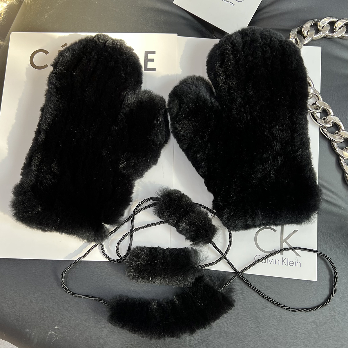 One size fits all - black