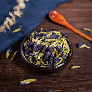 Poudre de graines de pois papillon <span class=keywords><strong>bleu</strong></span> <span class=keywords><strong>comestible</strong></span> naturelle de qualité alimentaire en provenance du Guangdong pour la pâtisserie et la coloration des boissons - Product Image 4