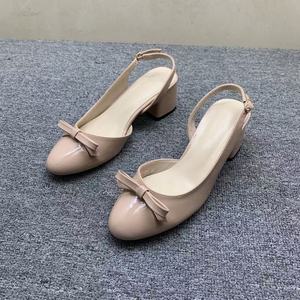 Sandalias Elegantes con Punta en Pico y Tacón Cuadrado, Cubiertas en Cuero Color Nude, con Tiras en Forma de Lazo, Tacones Altos y Gruesos, Cómodas y Antideslizantes - Product Image 1