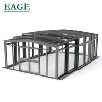 Abri de terrasse extérieur moderne à toit rétractable triangulaire avec structure en alliage d'aluminium et verre trempé pour piscine
