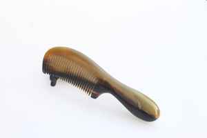 Peigne à cheveux en corne de buffle fait main, corne naturelle, à dents larges, lisse et poli, réduit les dommages aux cheveux, les frisottis, les pointes fourchues et favorise la brillance - Product Image 5