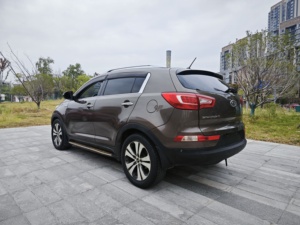 <span class=keywords><strong>Prix</strong></span> bas pour <span class=keywords><strong>Sportage</strong></span> <span class=keywords><strong>2012</strong></span> 2.0L Automatique 2RM SUV Sièges en cuir Caméra NAVI Conduite à gauche pour adulte Pneu R18 Intérieur foncé - Product Image 4