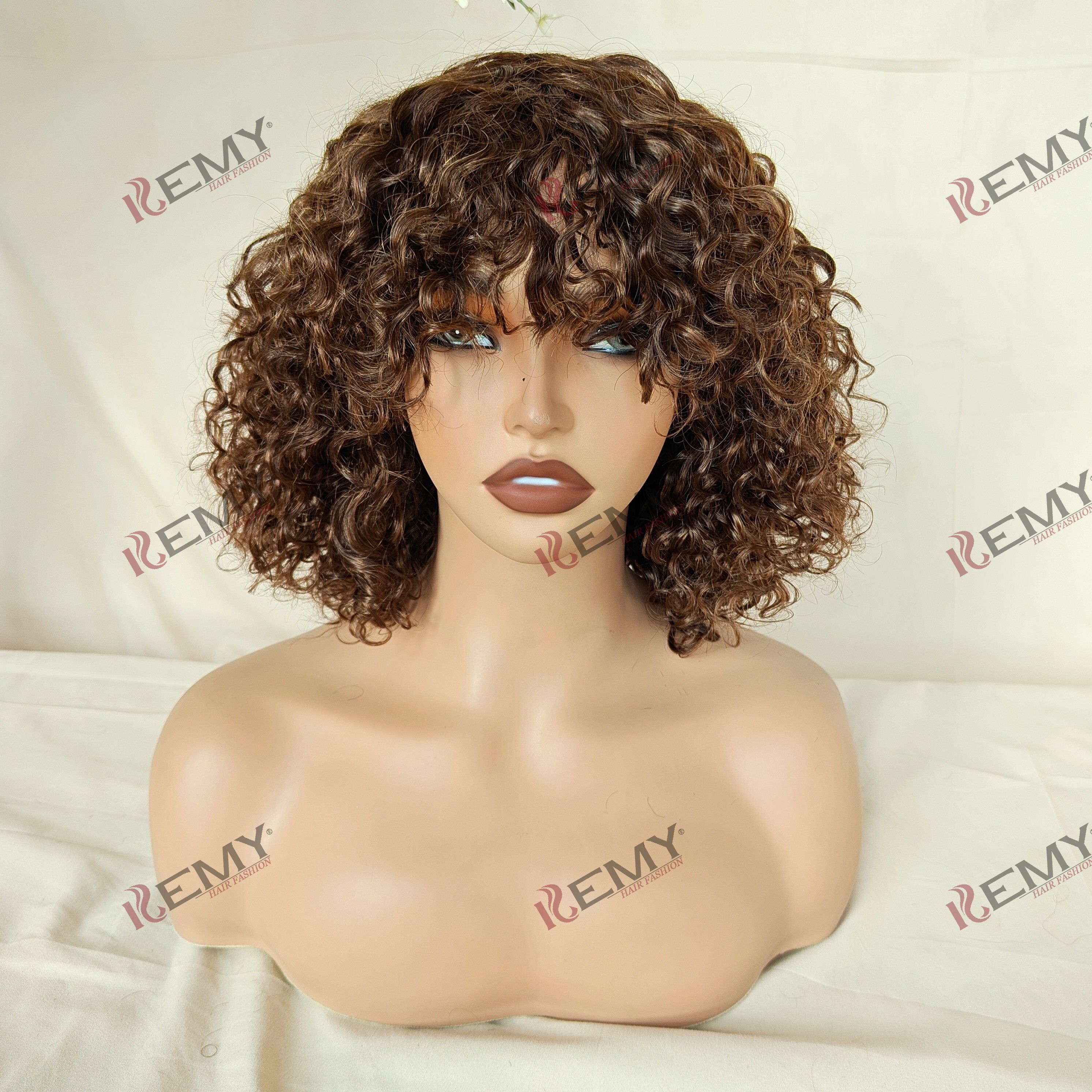 4 ลอนน้ำ ไม่มีลูกไม้