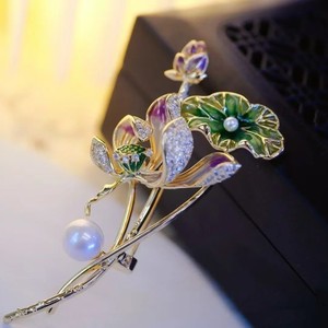 Broche de luxe haut de gamme pour femme avec motif de fleur de pommier vert, accessoire de mariage de niche, cadeau pour les amis et les aînés - Product Image 5