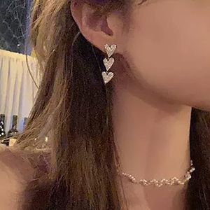 Orecchini a perno a forma di cuore Galaxy da donna, accessori per l'orecchio semplici e alla moda per l'uso quotidiano - Product Image 2