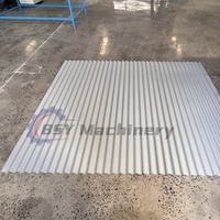 Máquina perfiladora de láminas para techos corrugados BSY IBR, controlada por PLC, con desbobinador hidráulico, incluye motor y bomba de presión.