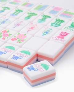 En stock, Nouveau Mini Set de Voyage de Luxe de 160 Tuiles de Mahjong Américaines en Acrylique Gravé 4 Couches Violet - Product Image 5