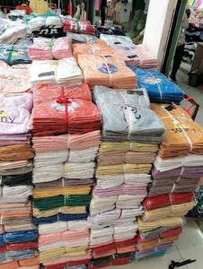 Venta al por mayor de fábrica: Lotes surtidos de ropa de mujer, tops, trajes de baño, bikinis y vestidos. - Product Image 2