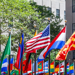 Bandiera automatica personalizzata esterna 3 * 5Ft a doppia faccia tutti i paesi che sfoggia la stampa digitale <span class=keywords><strong>bandiere</strong></span> portatili ecologiche durevoli - Product Image 3