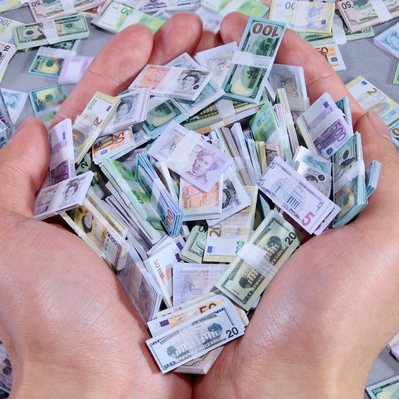 10 mini paquetes de billetes al azar