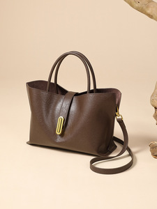 Bolso Tote de Cuero Vacuno Genuino de Lujo Minimalista, Bajo MOQ, para Mujer, Versátil como Bandolera y Bolso de Mano con Herrajes Dorados Vintage - Product Image 1