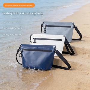 Sac bandoulière tendance en PVC imperméable, style sport, avec sangle réglable, léger, pour femmes, pour téléphone, maquillage, petits objets - Product Image 1