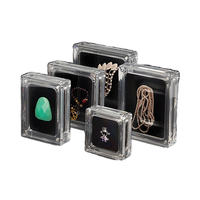 Boîte à bijoux de rangement magnétique en acrylique Transparent emballage anti-poussière d'affichage de pendentif pour les conteneurs de bijoux d'insigne de pierre nue