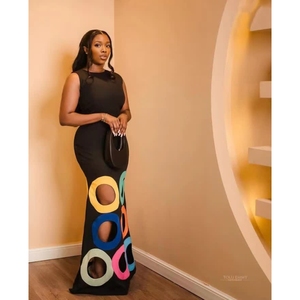 Robe longue femme tendance à col rond, sans manches, color-block, broderie ajourée, ourlet évasé - Product Image 2