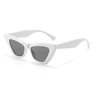 Lunettes de soleil de luxe pour femmes, très vendues, UV400, petite monture, triangle, œil de chat, rétro - Product Image 2